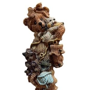 Bear Holding Kitten Resin Figure Christhomas Corp. 7" Tall